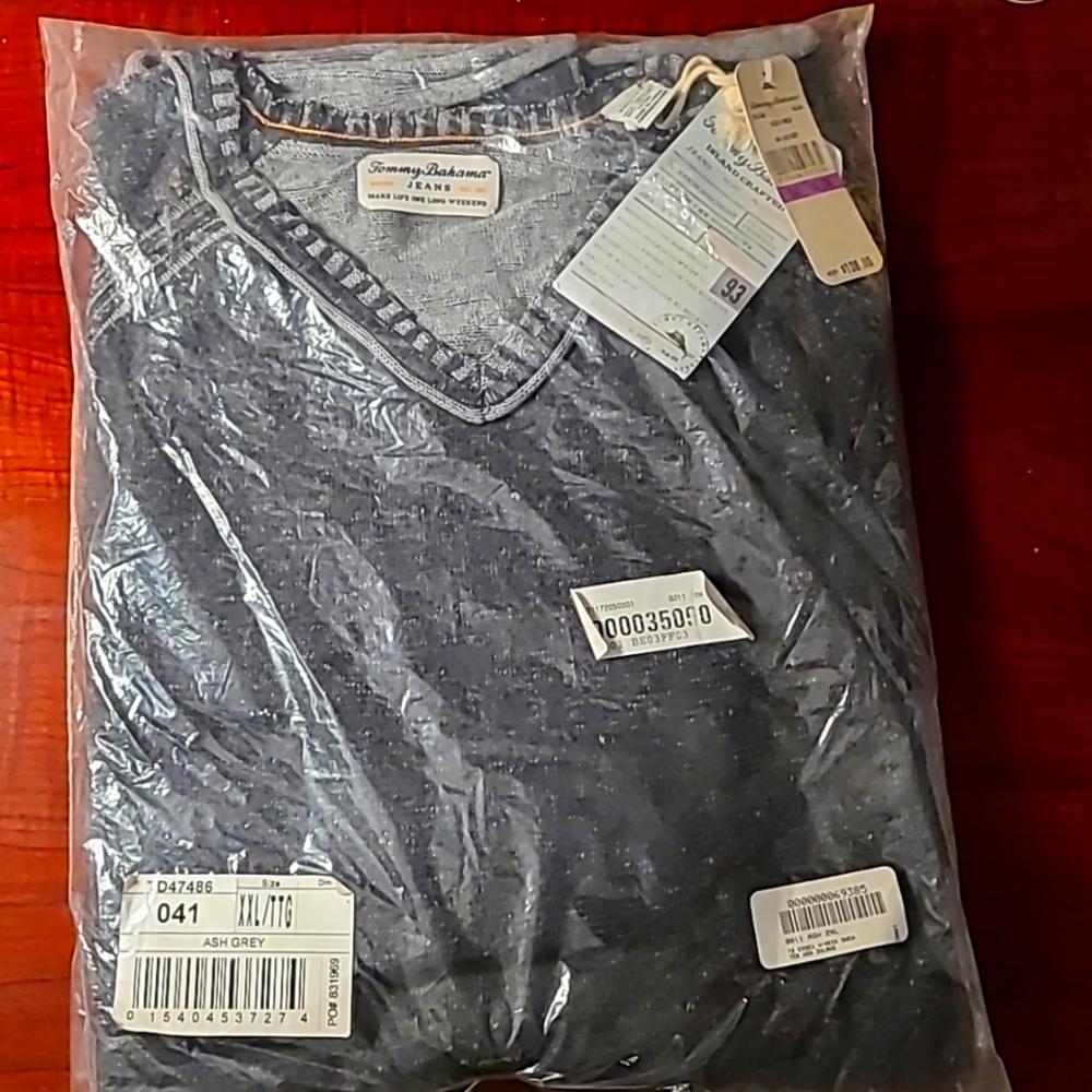 Tommy Bahama XXL TTG ash grey V-neck long sleeved pullover NWT, unopened bag.